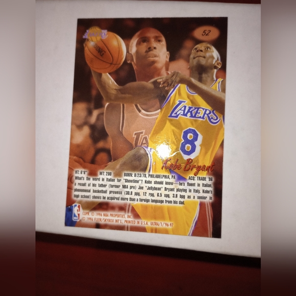 Kobe Bryant mint condition Rookie 96 FLEER UTRA - Picture 2 of 2